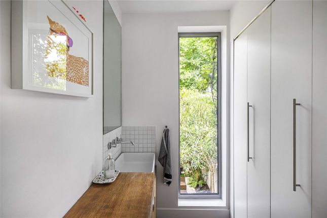 Terraced house for sale in Union Square, Islington