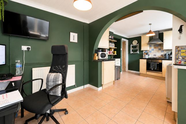 19, Thames Close, Milton Keynes photo 5