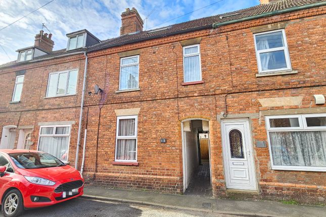 Thumbnail Terraced house for sale in Castle Street, Sleaford