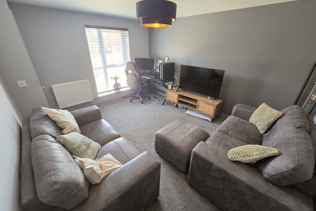 9, Goscote Lodge Crescent, Walsall photo 2