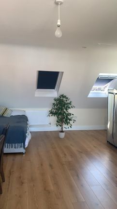 Thumbnail Studio to rent in Central Avenue, Hounslow