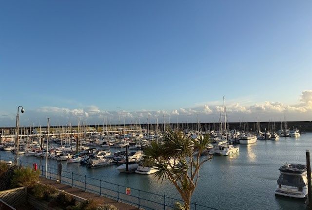 2-bed flat on 23, Merton Court, Brighton Marina, £349,950