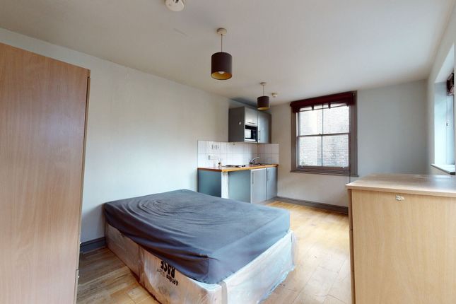 Thumbnail Studio to rent in Kilburn High Road, London