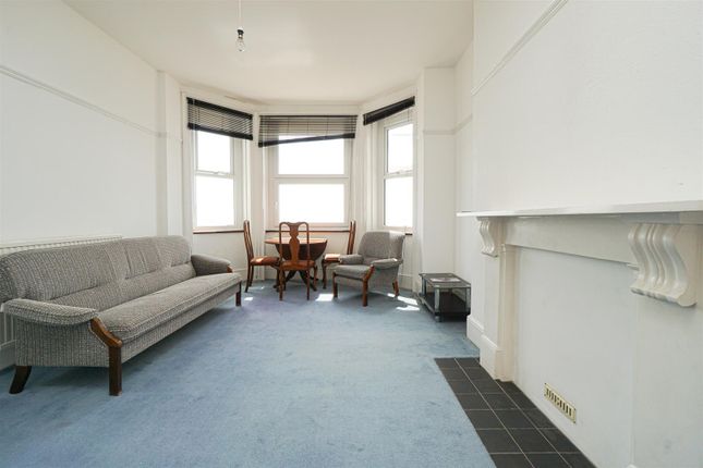 Flat 4, 85, Marina, St. Leonards-On-Sea photo 3