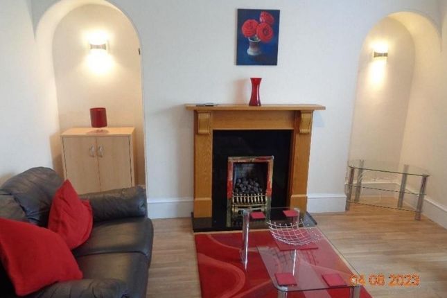 Thumbnail Flat to rent in Balmoral Place, Aberdeen