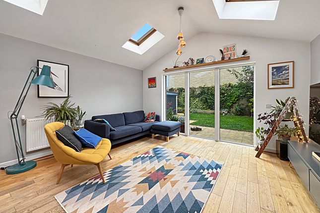 33, Glebe Farm Drive, Cambridge photo 2