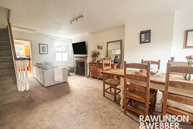 7, Park Square, Esher photo 2