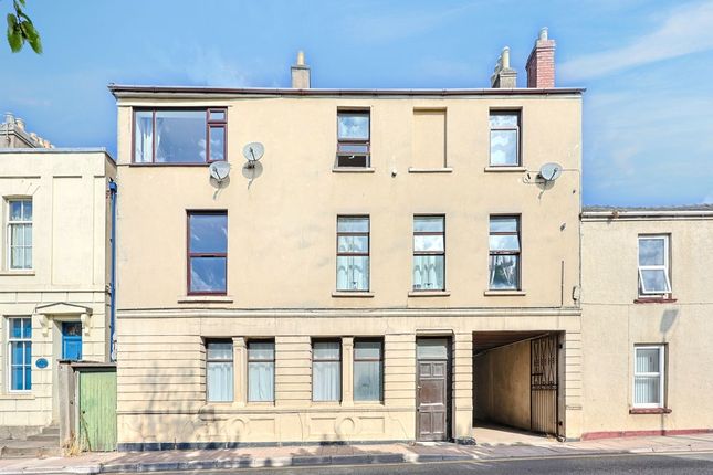 1-bed flat on 23b High Street, Lydney, £72,000