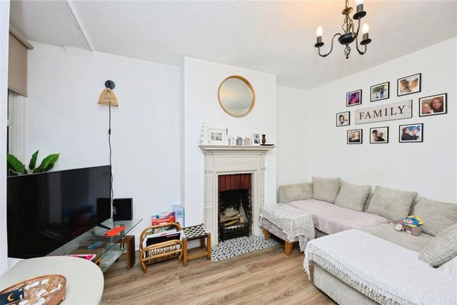 290, Godstone Road, Surrey photo 2