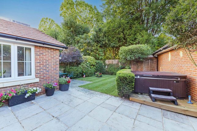 9 Leander Way, Maidenhead photo 4