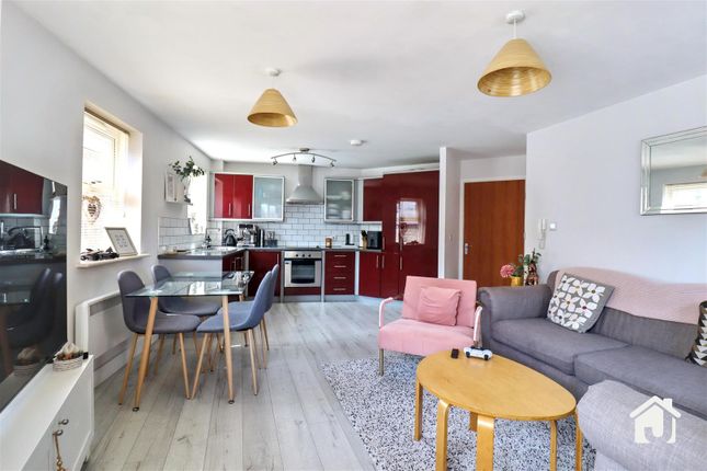 Flat 2, 4, Hooks Close, Anstey photo 3