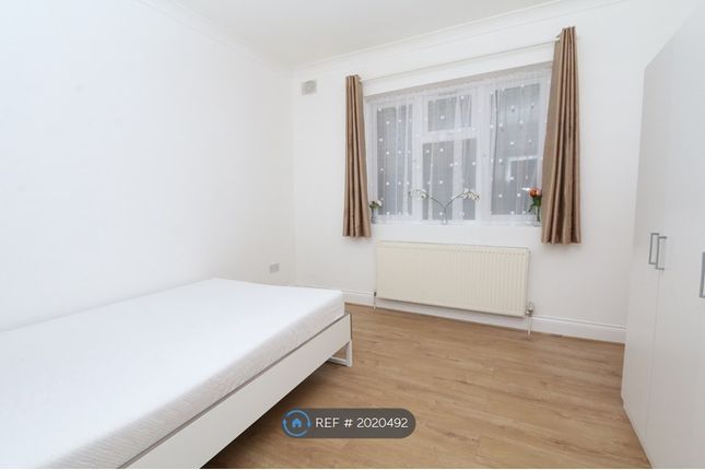 Thumbnail Terraced house to rent in Vicarage Road, London
