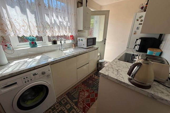 59, Beechy Avenue, Eastbourne photo 4
