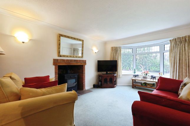 23, Sycamore Grove, Southam photo 2