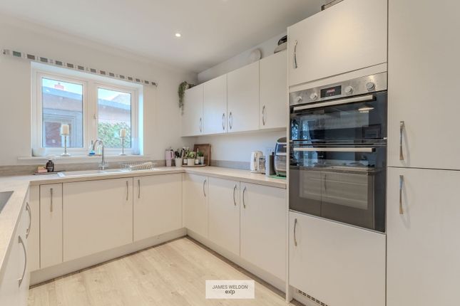 2, Bellflower Road, Wimborne photo 4