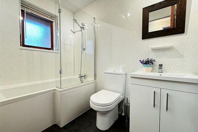 Flat for sale in Troon Place, Newton Mearns, Glasgow
