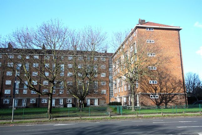 Flat for sale in London Road, Mitcham