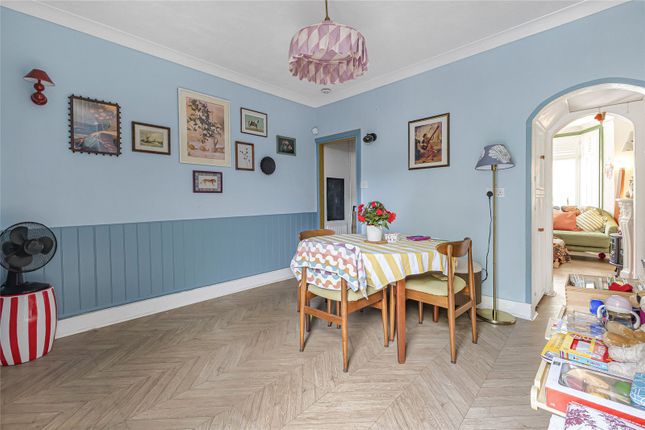 30, Knockhall Road, Kent photo 4