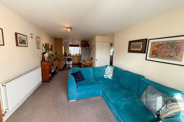 21 Principle House Wellesbourne Crescent, High Wycombe photo 3