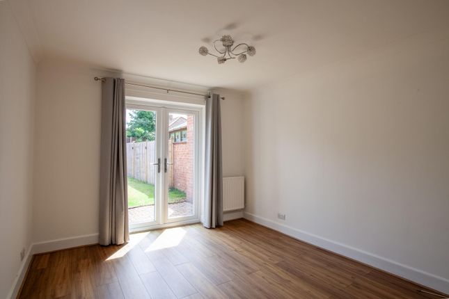 141, Moore Avenue, Norwich photo 4