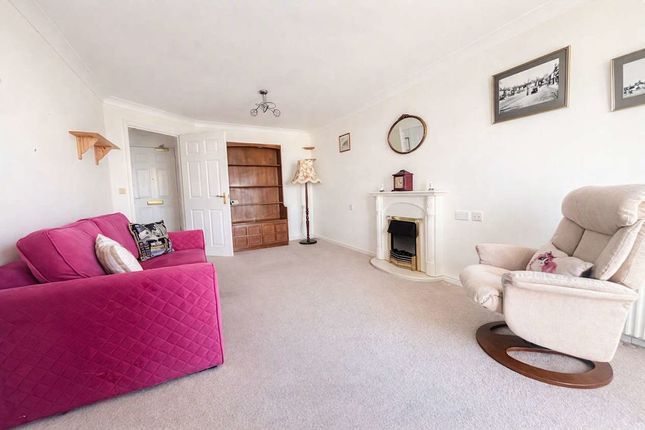 38 Anchorage Court, Marine Parade East, Lee-On-The-Solent photo 2