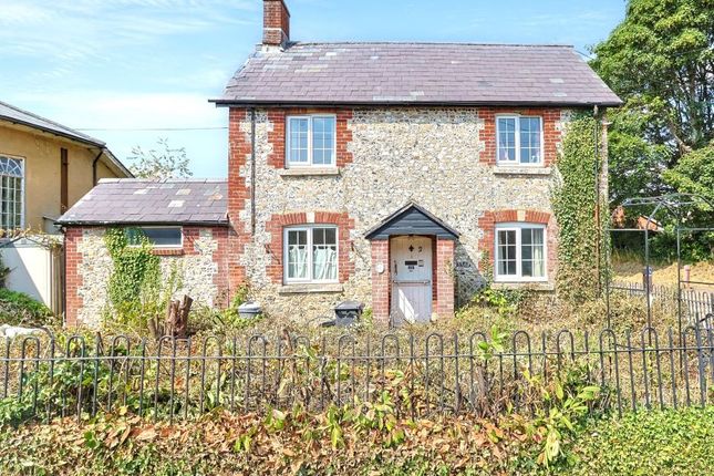 3-bed detached on Chapel Cottage, Watergate Lane, Salisbury, £70,000