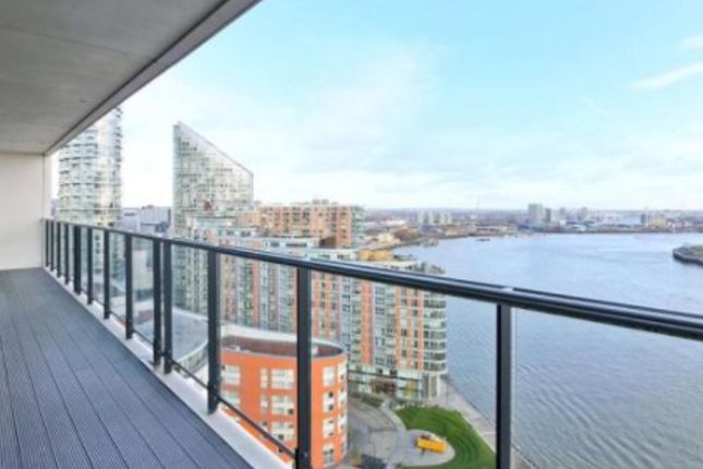 Thumbnail Flat to rent in Horizons Tower, Yabsley Street