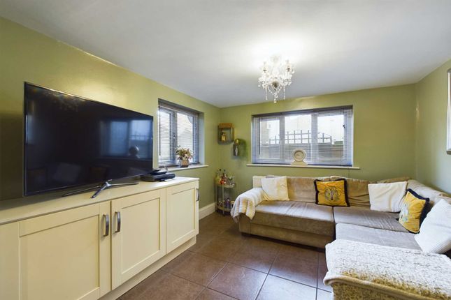 Detached house for sale in 3 Bed Detached, Boxmoor