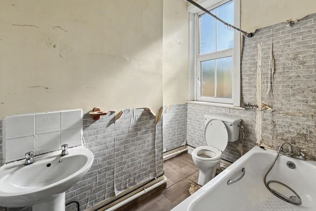 1B Arnold Road, London photo 4