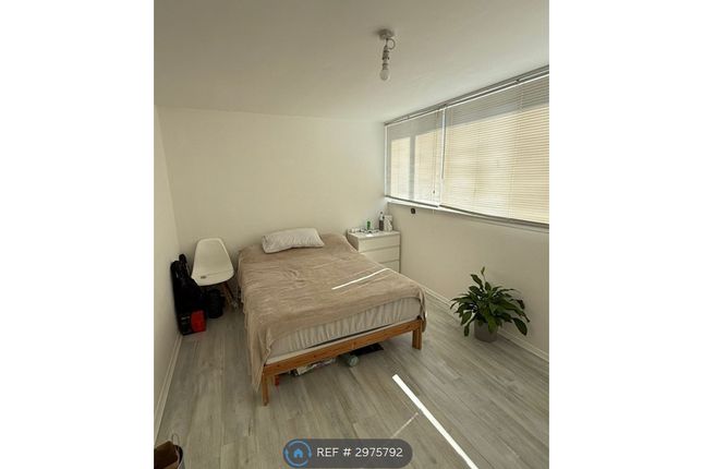 Buddings Circle, Wembley photo 3