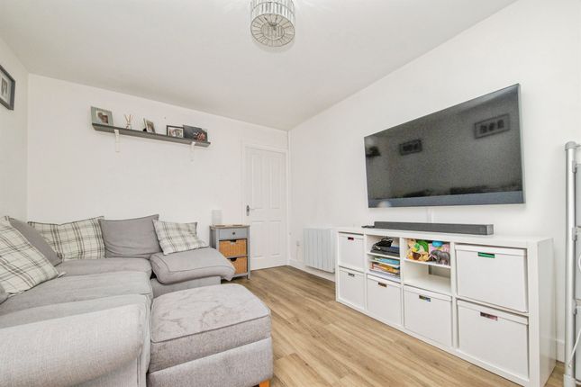 5, Hervey Close, Ipswich photo 3