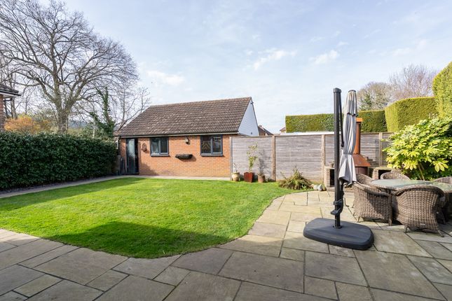 12, Warwick Road, Dorking photo 4