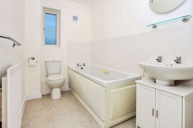67, PETERBOROUGH photo 4