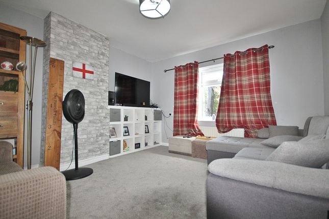 18, Eastfield Road, Witney photo 3