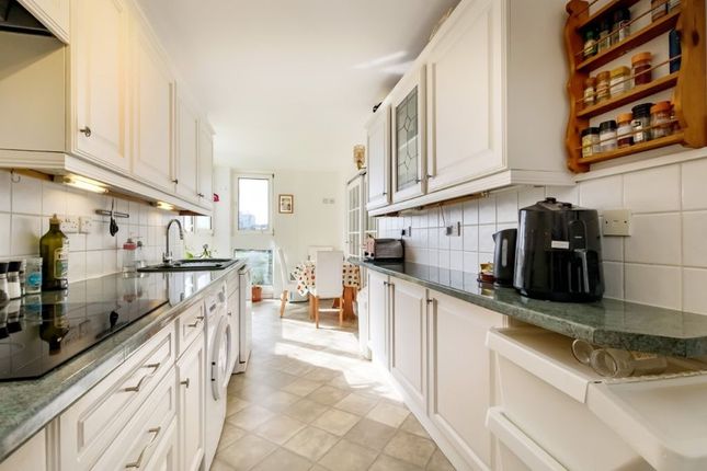 Third Floor Flat, 15 Westmorland House, Durdham Park, Bristol photo 4