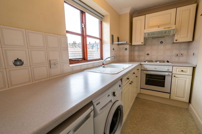 Flat 7, Rosemary Court, Rochester photo 2