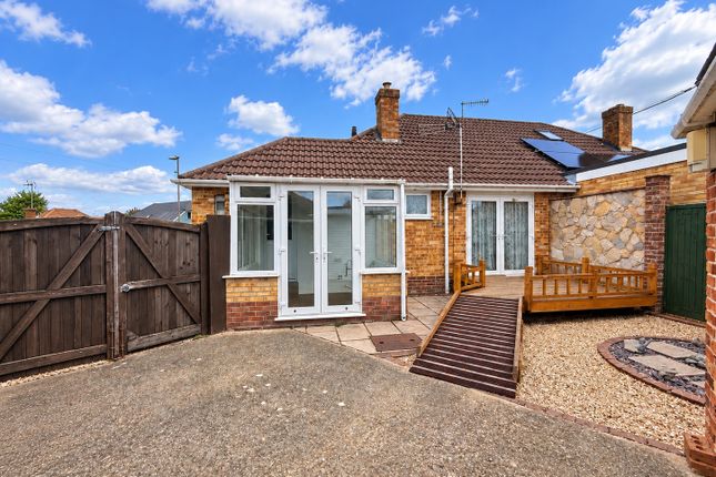 50, Hollybank Crescent, Southampton photo 4