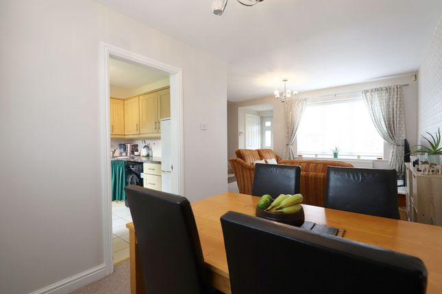 3 Church Drive, Doncaster photo 5