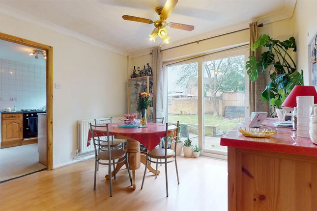 7, Holmewood, Milton Keynes photo 4