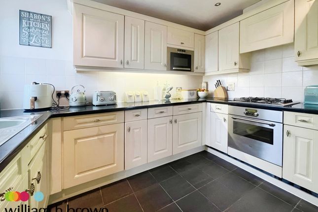 89, Henry Laver Court, Colchester photo 2