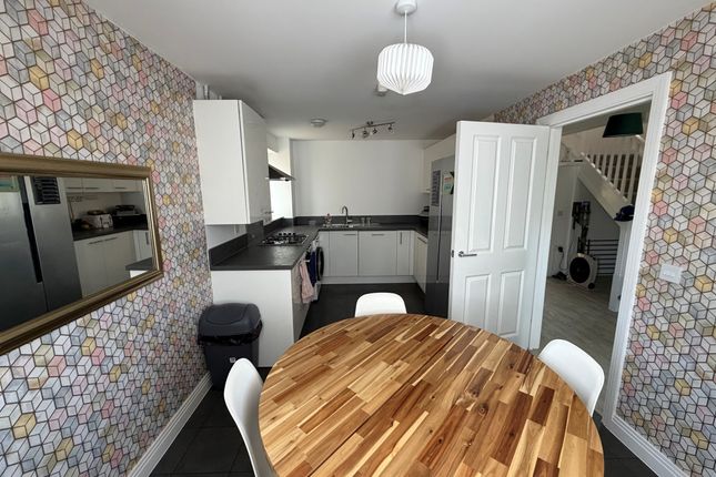 7, Firecrest, Peterborough photo 3