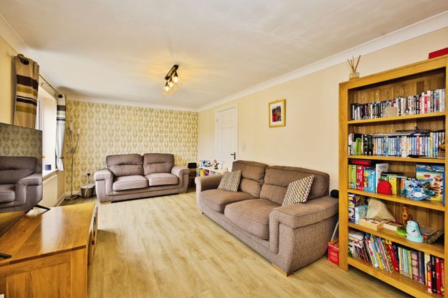 53, Irving Road, Somerton photo 4