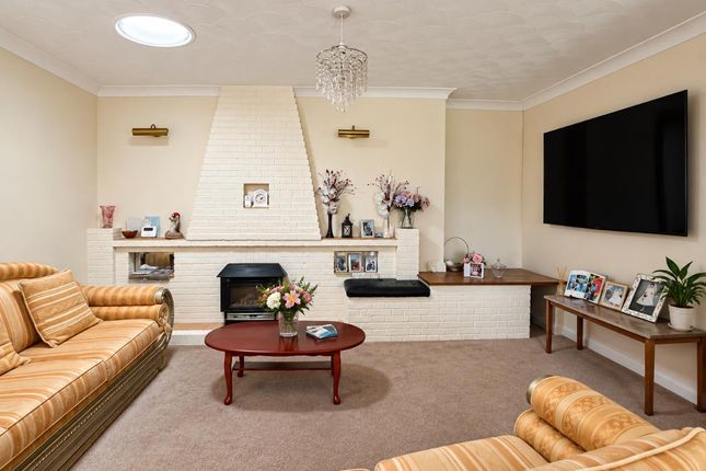 1, Homefield Avenue, Great Yarmouth photo 3