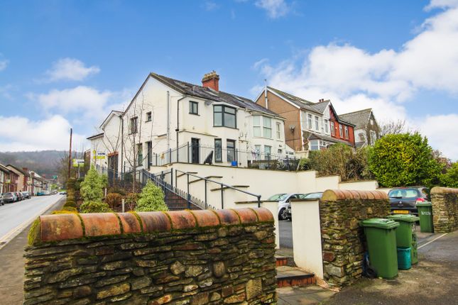 5 bed shared accommodation to rent in New Park Terrace, Treforest, Pontypridd CF37