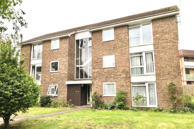 Thumbnail Flat for sale in Lulworth Avenue, Wembley