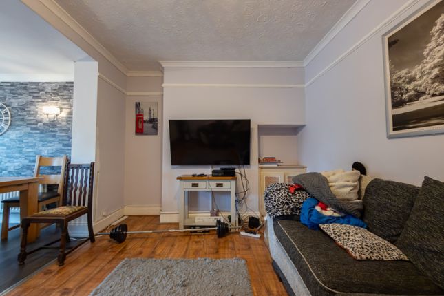 30, Benton Rd, Middlesbrough photo 3