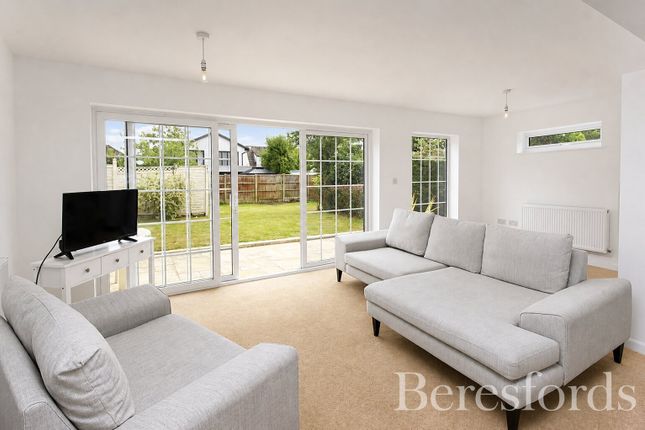 Lisa Close, Billericay photo 4