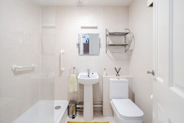 48, Southwood Close, Worcester Park photo 4