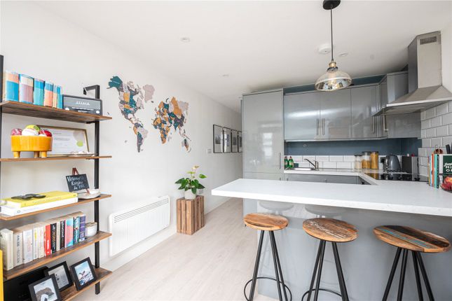 Flat 9 Cheval Court,, 335 Upper Richmond Road, London photo 2