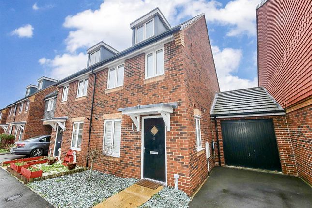 Thumbnail Semi-detached house to rent in Clover Fields, Didcot
